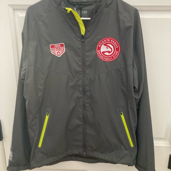 Levelwear Other - Men's Gray Atlanta Hawks Windbreaker with Red and Yellow Details